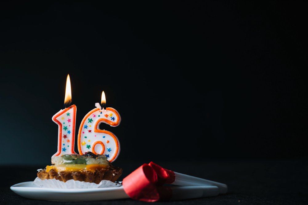 Trumpi sveikinimai 16-ojo gimtadienio proga